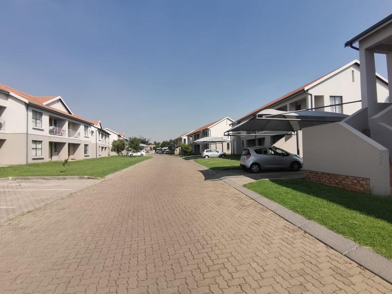 To Let 2 Bedroom Property for Rent in Lakefield Gauteng