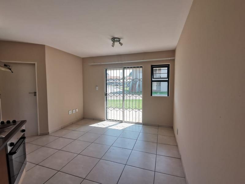 To Let 2 Bedroom Property for Rent in Lakefield Gauteng