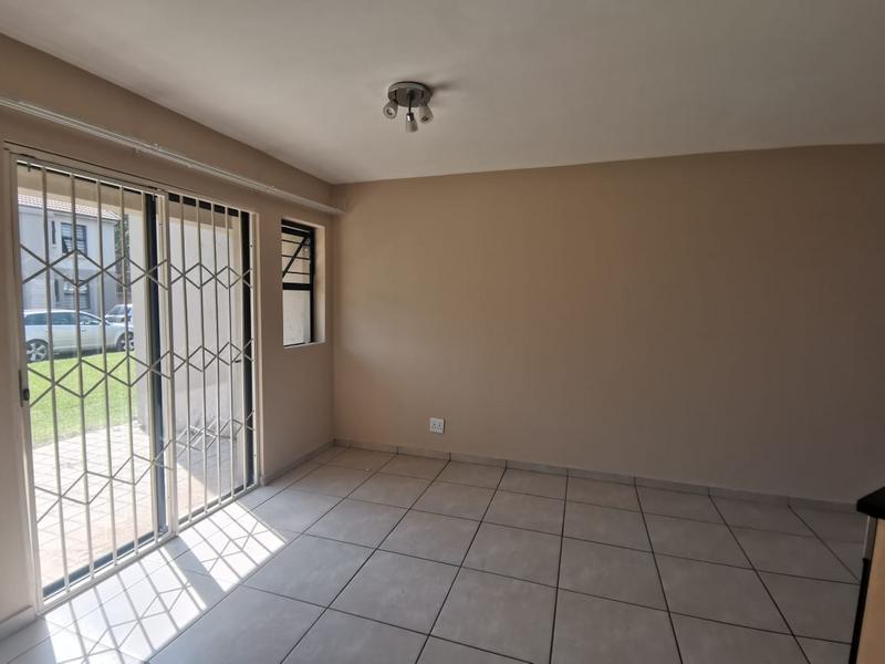 To Let 2 Bedroom Property for Rent in Lakefield Gauteng
