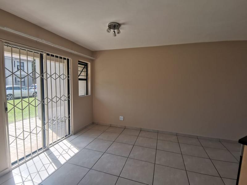 To Let 2 Bedroom Property for Rent in Lakefield Gauteng