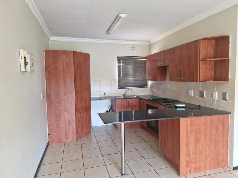 To Let 2 Bedroom Property for Rent in Sonneveld Gauteng