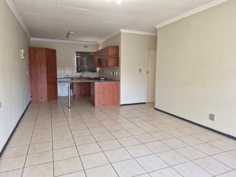 To Let 2 Bedroom Property for Rent in Sonneveld Gauteng