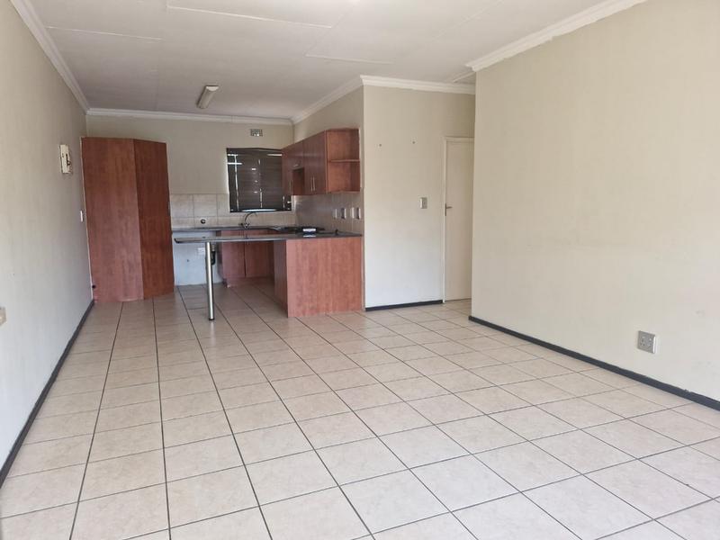 To Let 2 Bedroom Property for Rent in Sonneveld Gauteng
