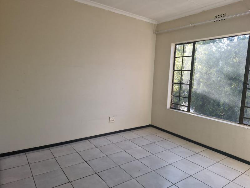 To Let 2 Bedroom Property for Rent in Sonneveld Gauteng
