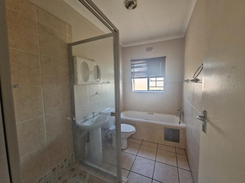 To Let 2 Bedroom Property for Rent in Sonneveld Gauteng