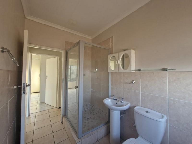 To Let 2 Bedroom Property for Rent in Sonneveld Gauteng