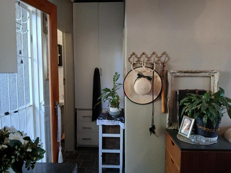 To Let 1 Bedroom Property for Rent in Johannesburg North Gauteng
