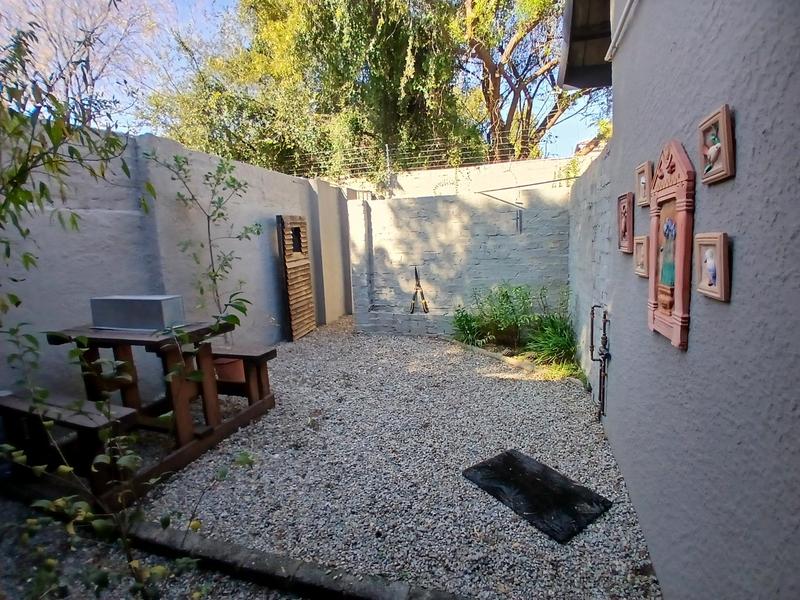 To Let 1 Bedroom Property for Rent in Johannesburg North Gauteng