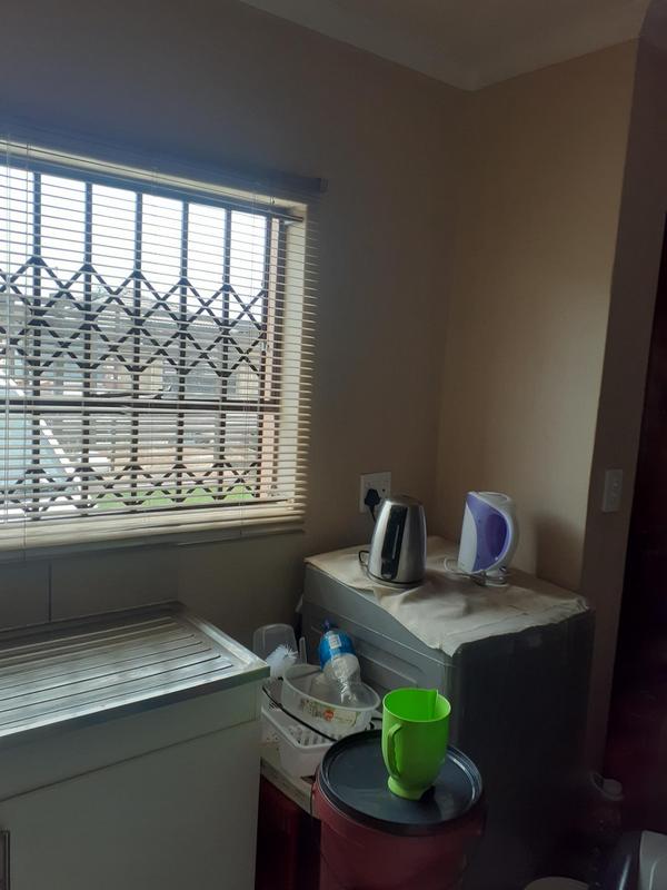 To Let 2 Bedroom Property for Rent in Clayville Gauteng