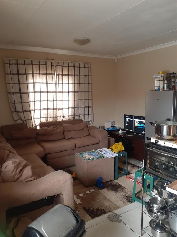 To Let 2 Bedroom Property for Rent in Clayville Gauteng
