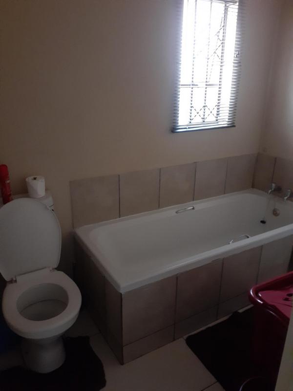 To Let 2 Bedroom Property for Rent in Clayville Gauteng