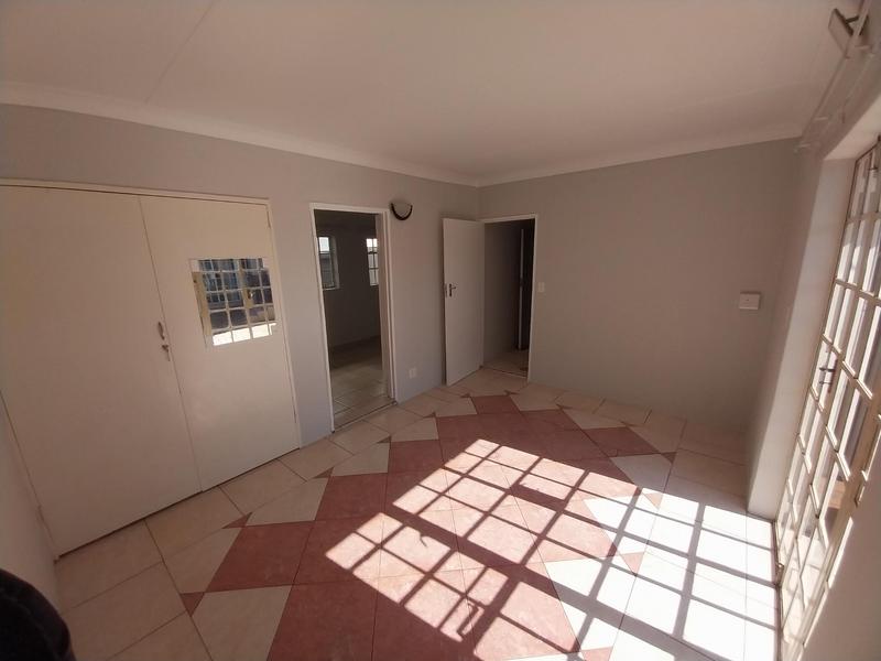 To Let 1 Bedroom Property for Rent in Laudium Gauteng