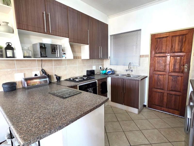 To Let 2 Bedroom Property for Rent in Mooikloof Ridge Gauteng