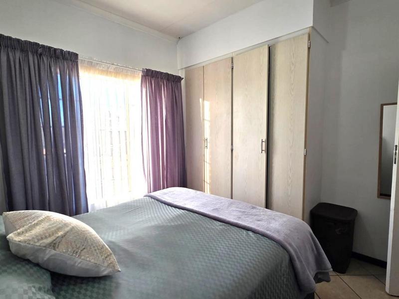 To Let 2 Bedroom Property for Rent in Mooikloof Ridge Gauteng