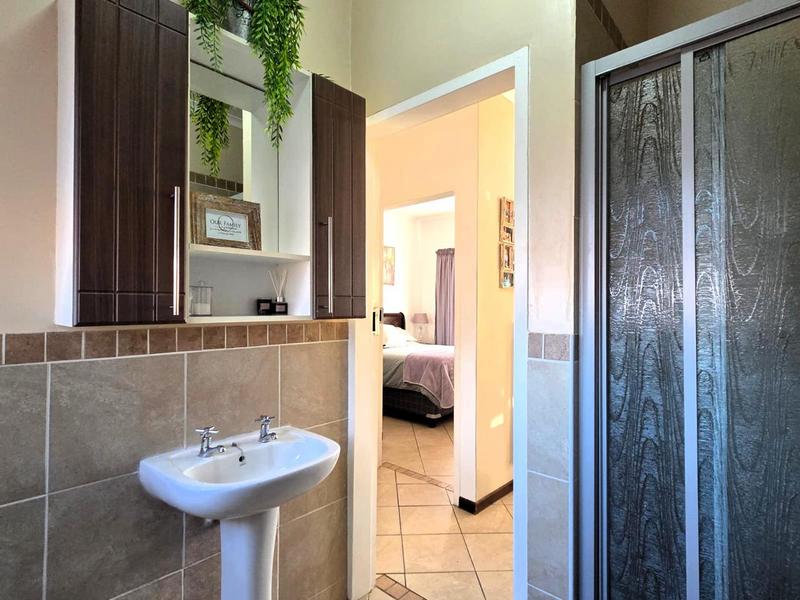To Let 2 Bedroom Property for Rent in Mooikloof Ridge Gauteng