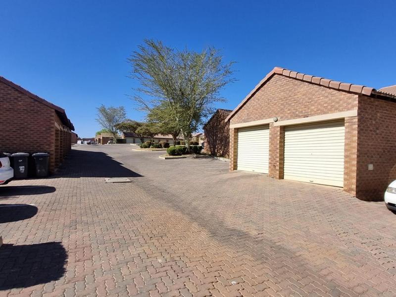 To Let 2 Bedroom Property for Rent in Mooikloof Ridge Gauteng