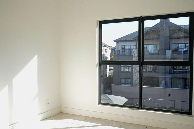 To Let 2 Bedroom Property for Rent in Waterfall Gauteng
