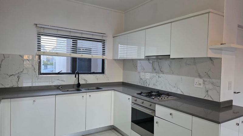 To Let 2 Bedroom Property for Rent in Waterfall Gauteng