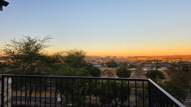 To Let 2 Bedroom Property for Rent in Waterfall Gauteng