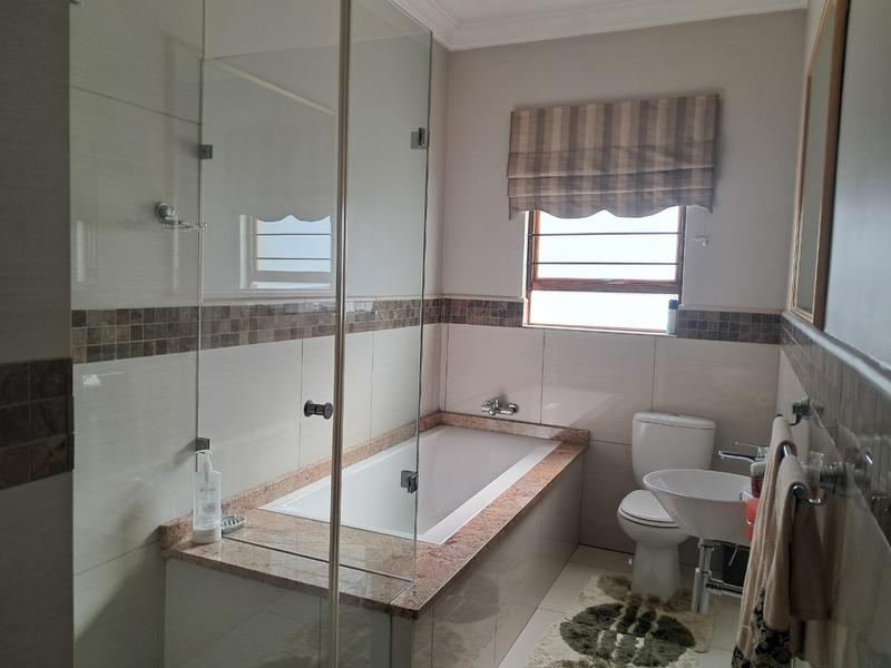 4 Bedroom Property for Sale in Blue Valley Golf Estate Gauteng