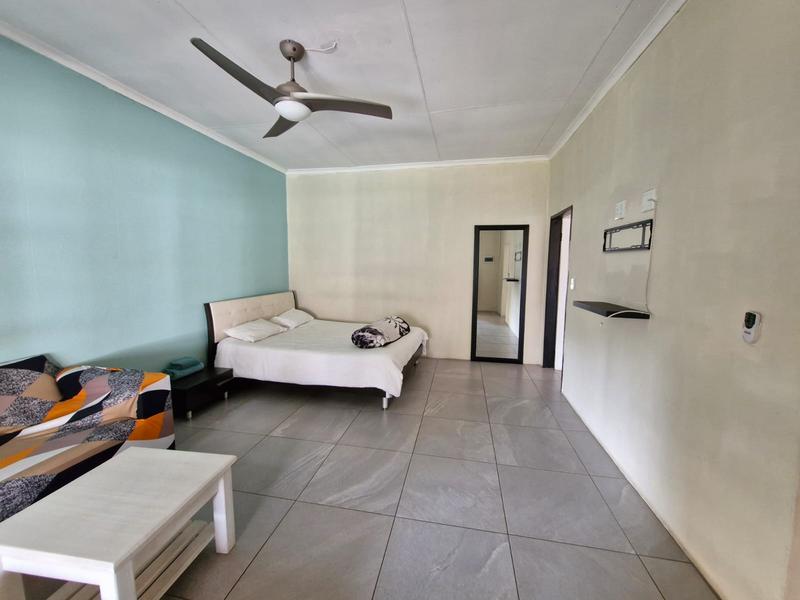 To Let 1 Bedroom Property for Rent in Rhodesfield Gauteng