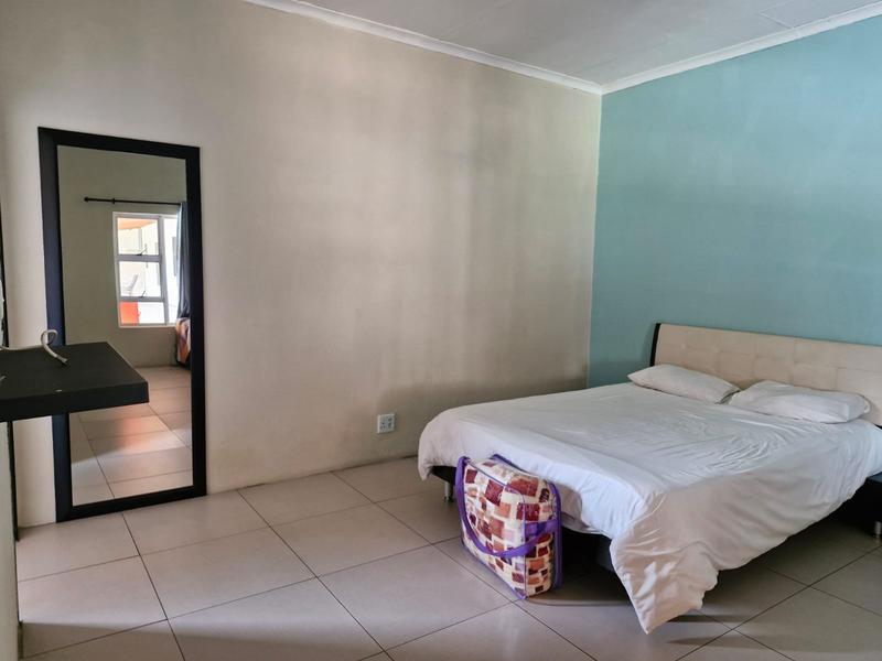 To Let 1 Bedroom Property for Rent in Rhodesfield Gauteng