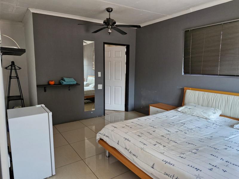 To Let 1 Bedroom Property for Rent in Rhodesfield Gauteng