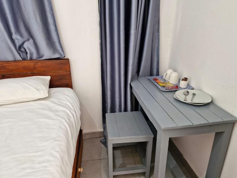 To Let 1 Bedroom Property for Rent in Rhodesfield Gauteng