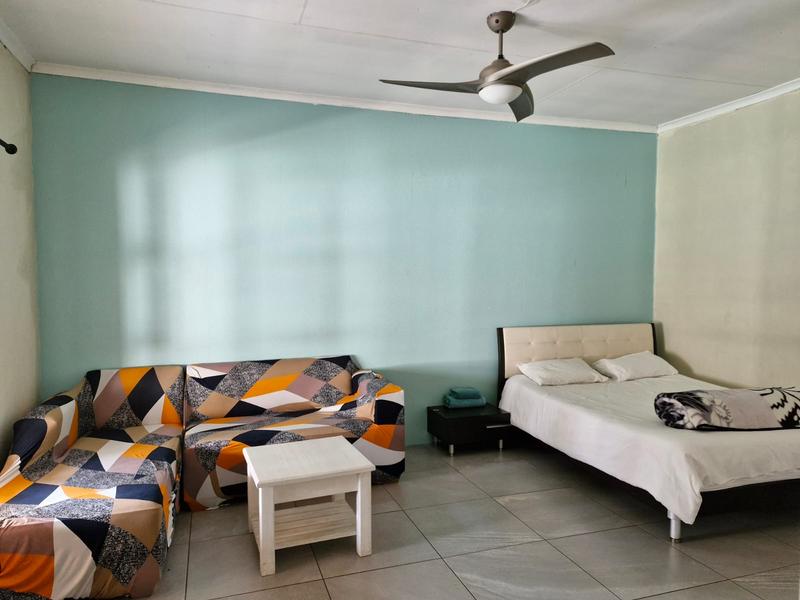 To Let 1 Bedroom Property for Rent in Rhodesfield Gauteng