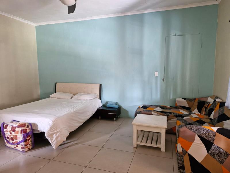 To Let 1 Bedroom Property for Rent in Rhodesfield Gauteng