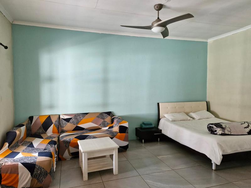 To Let 1 Bedroom Property for Rent in Rhodesfield Gauteng