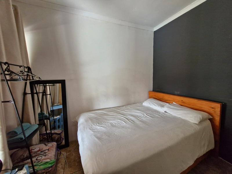 To Let 1 Bedroom Property for Rent in Rhodesfield Gauteng