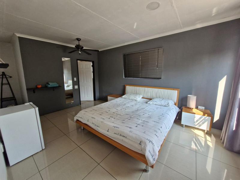 To Let 1 Bedroom Property for Rent in Rhodesfield Gauteng
