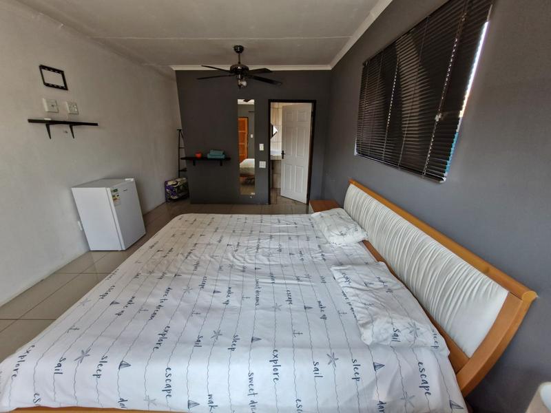 To Let 1 Bedroom Property for Rent in Rhodesfield Gauteng