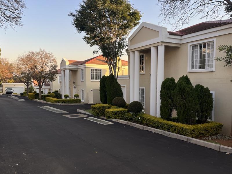 To Let 4 Bedroom Property for Rent in Waterkloof Ridge Gauteng