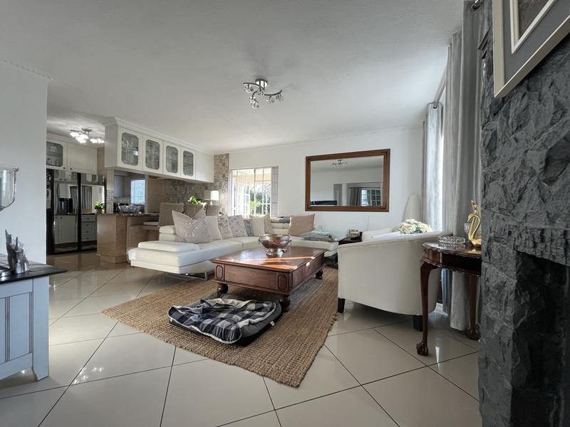 To Let 4 Bedroom Property for Rent in Waterkloof Ridge Gauteng