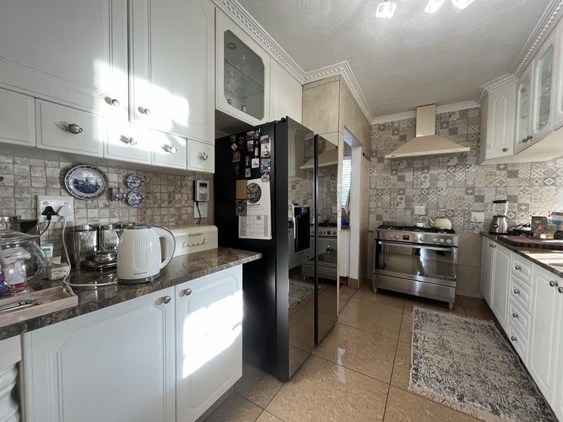 To Let 4 Bedroom Property for Rent in Waterkloof Ridge Gauteng