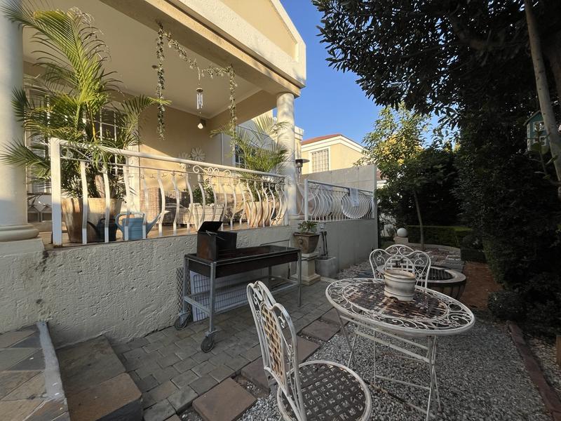 To Let 4 Bedroom Property for Rent in Waterkloof Ridge Gauteng