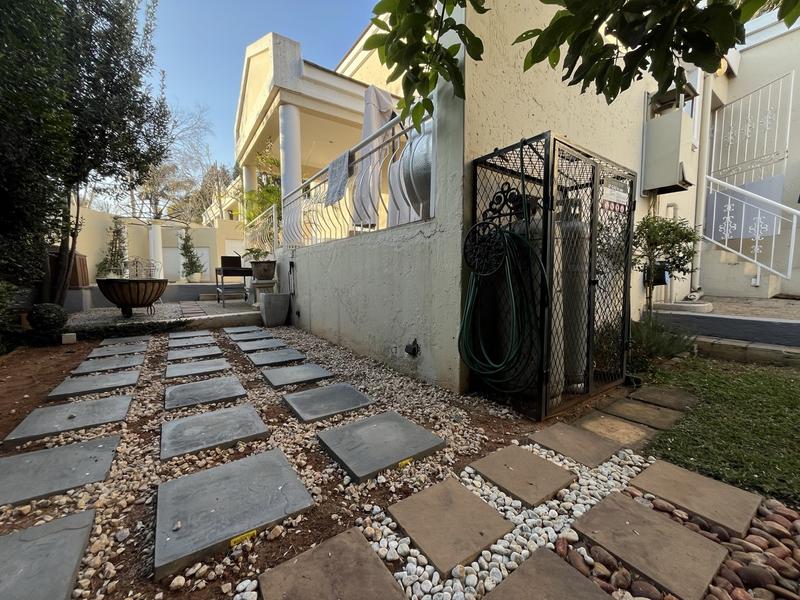 To Let 4 Bedroom Property for Rent in Waterkloof Ridge Gauteng