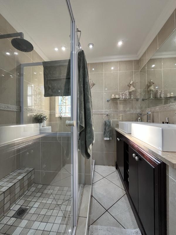 To Let 4 Bedroom Property for Rent in Waterkloof Ridge Gauteng