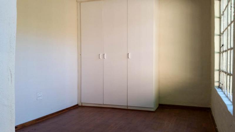 To Let 2 Bedroom Property for Rent in Buccleuch Gauteng