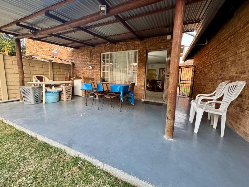 2 Bedroom Property for Sale in Annlin Gauteng