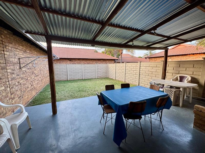 2 Bedroom Property for Sale in Annlin Gauteng