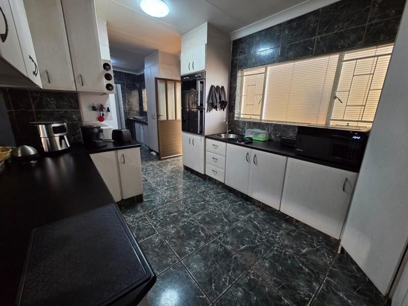 3 Bedroom Property for Sale in Sinoville Gauteng