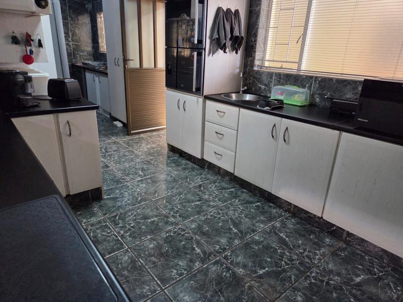 3 Bedroom Property for Sale in Sinoville Gauteng