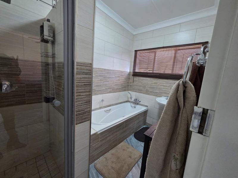 3 Bedroom Property for Sale in Sinoville Gauteng