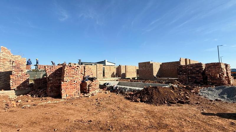 5 Bedroom Property for Sale in Midstream Heights Gauteng