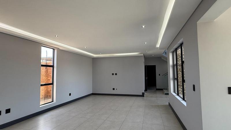 4 Bedroom Property for Sale in Fountainbrook Estate Gauteng