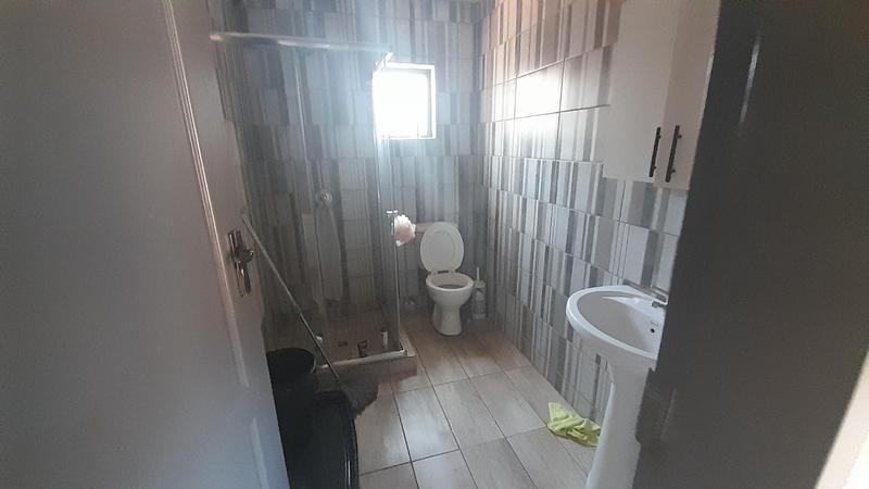 To Let 2 Bedroom Property for Rent in Noordwyk Gauteng