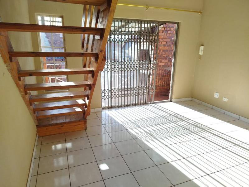 To Let 2 Bedroom Property for Rent in Weltevreden Park Gauteng